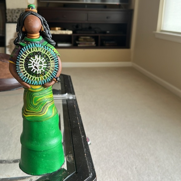 Handcrafted Native American Woman with braided hair sculpture  - G. Pima 1997 - Picture 1 of 10